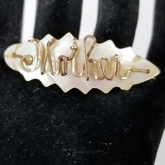 Vintage Handcrafted Mother Leaf Brooch - Picture 5 of 9